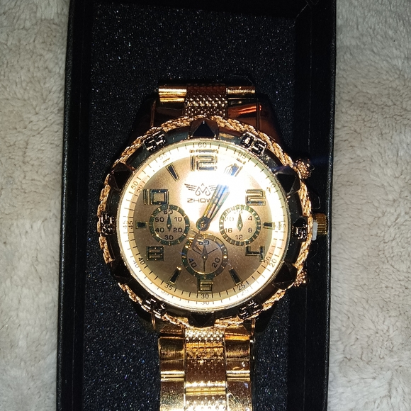 Watch - Picture 7 of 9